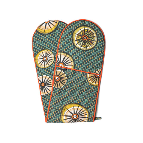 Oven Mitt Amasumpa Swamp with Orange piping